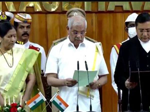 Rajendra Arlekar takes oath as Governor of Kerala